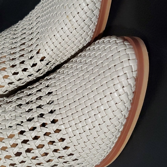Time and Tru Cream Woven Mules - Picture 11 of 17